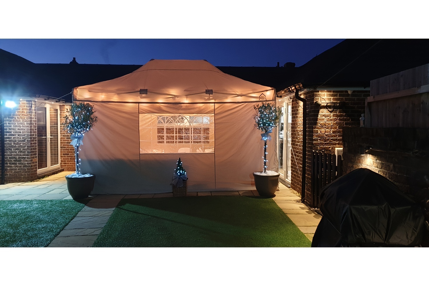 1PC gazebo pliable Waterproof, gazebo mobile protégé contre le soleil, gazebo de jardin, camping en plein air, tente de pagode de vacances, 3 x 3 mètres, parasol de plage, Waterproof et crème solaire, robuste et durable, adapté à une variété d'occasions