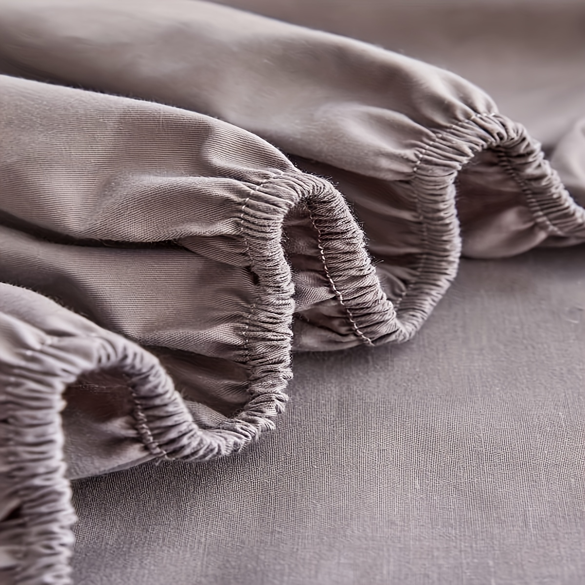 3pcs Solid Color Fitted Sheet Set (1 Fitted Sheet + 2 Pillowcases, No Pillow Inserts)