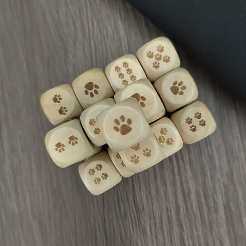 6pcs Wooden Novelty Bear Paw Pattern Dice for Board Games