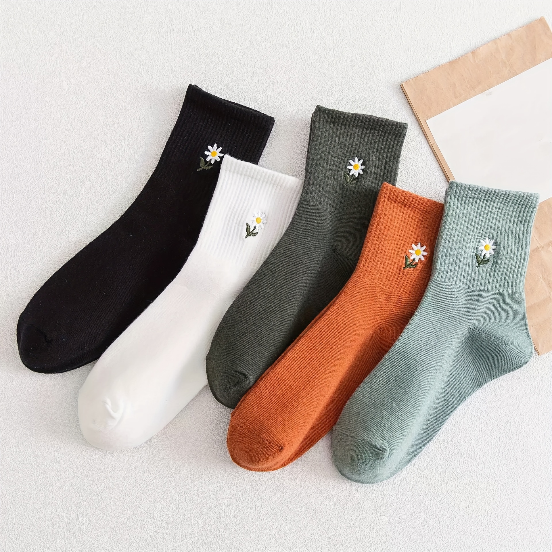 

5 paires de chaussettes brodées en forme de marguerite, chaussettes mi-hautes simples et confortables pour l'automne et l'hiver, bas et bonneterie pour femmes