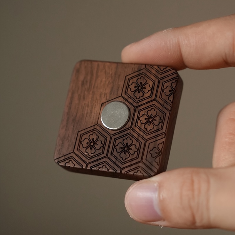 Image of 1 Solid Wood Magnetic Piece That Can Store The Remote Control Magnet On The Wall, For Drilling Installation, Magnetic Wall Mounted, Solid Wood Material, Multiple Patterns, Compact, Reusable
