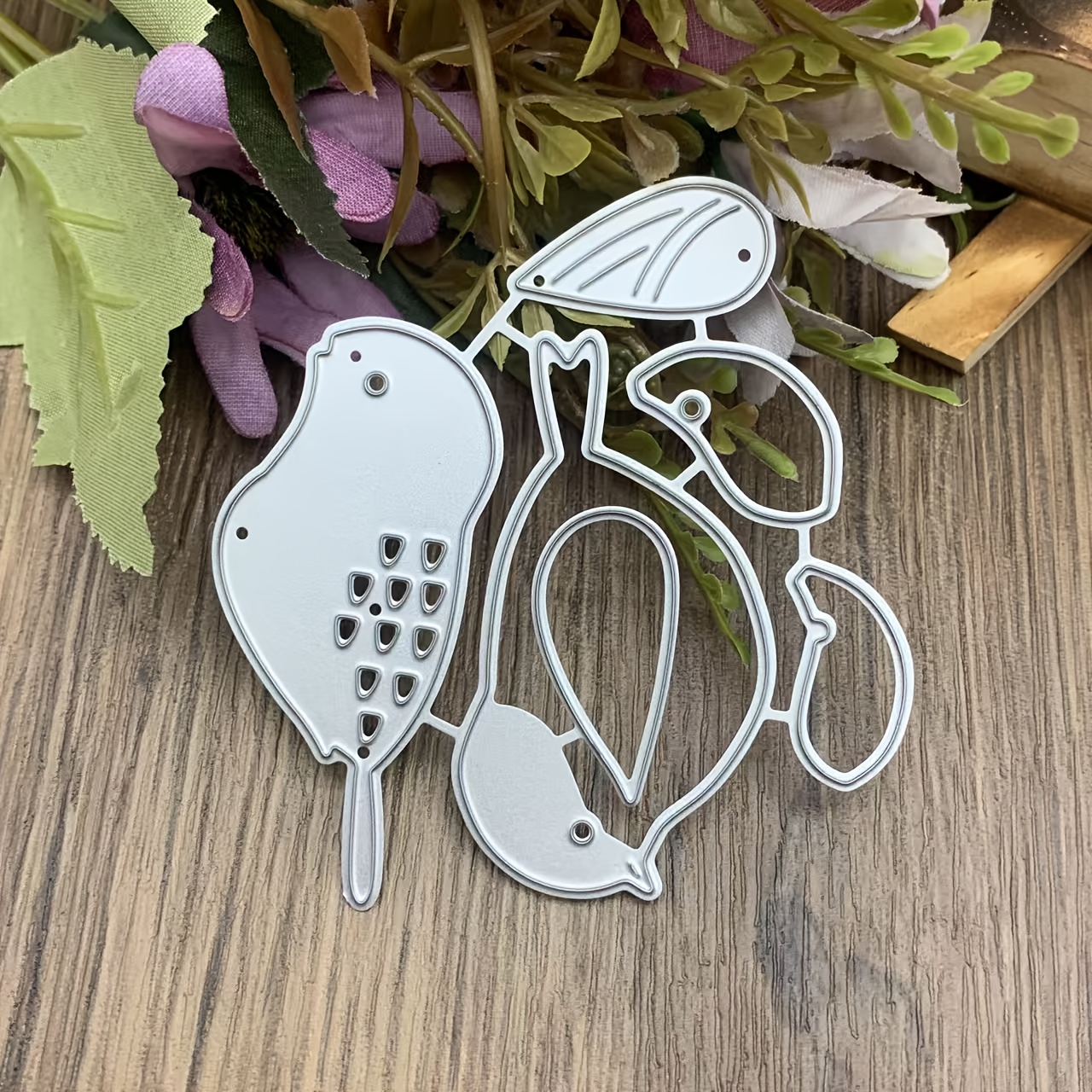 TEMU 1pc Matrices de découpe en métal, motif d'oiseaux et d'animaux, idéales pour médailles et badges, matériaux de livres à , matrices de découpe
