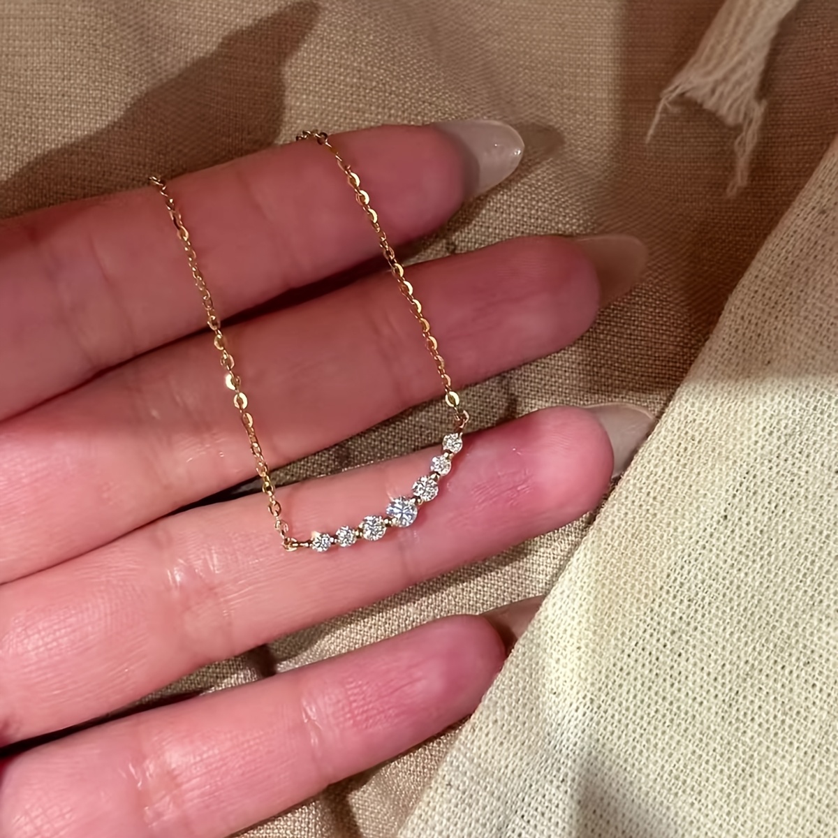 TEMU Un elegante collar con colgante geométrico, ideal para el uso diario de las mujeres