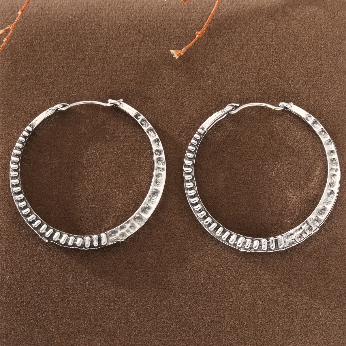 TEMU Pendientes de mujer estilo retro con aro grande, martillada y diseño geométrico de , ideales para fiestas, reuniones, uso diario y para crear un