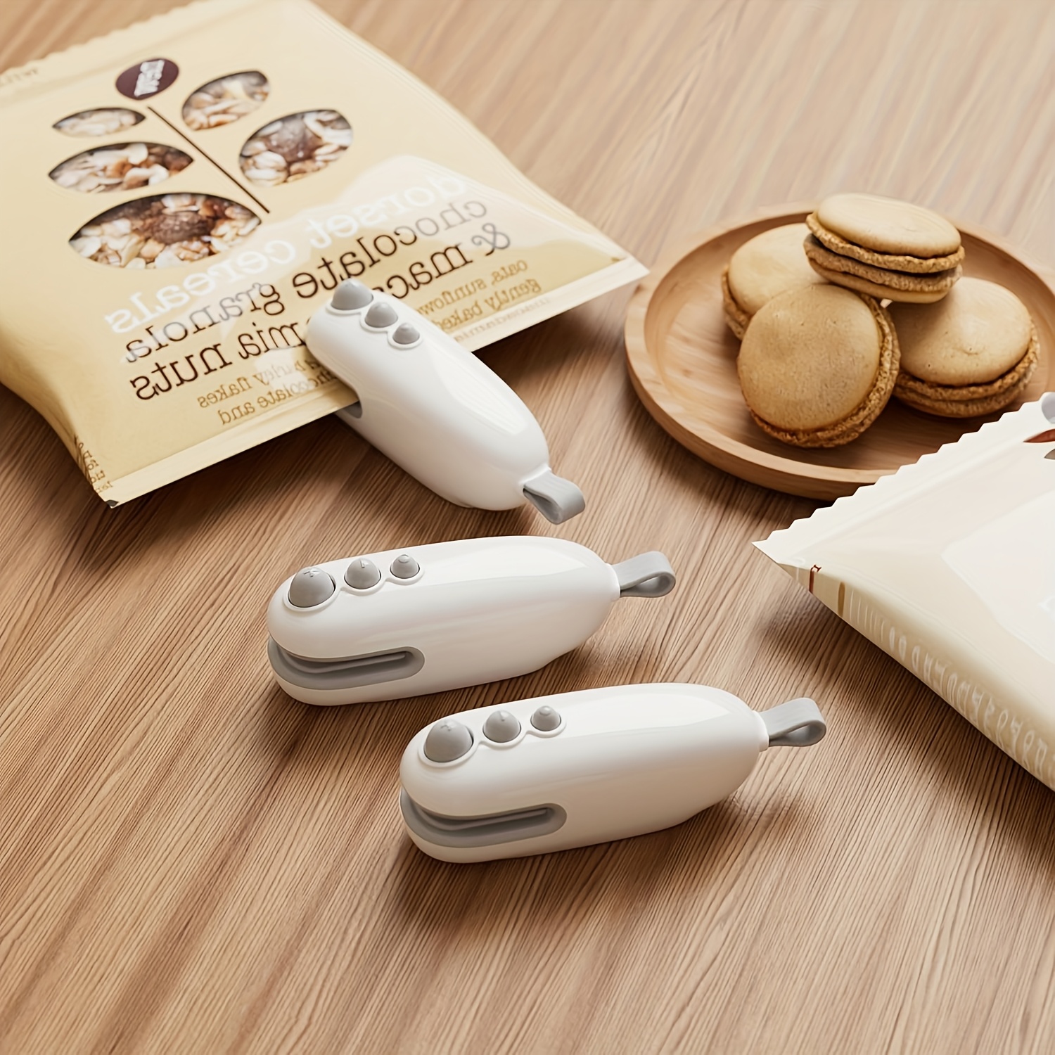 1pc Mini Bag Sealer With Cutter And Magnetic Adsorption - Rechargeable Handheld Heat Sealer Machine For Keeping Food Fresh And Snacks Crispy