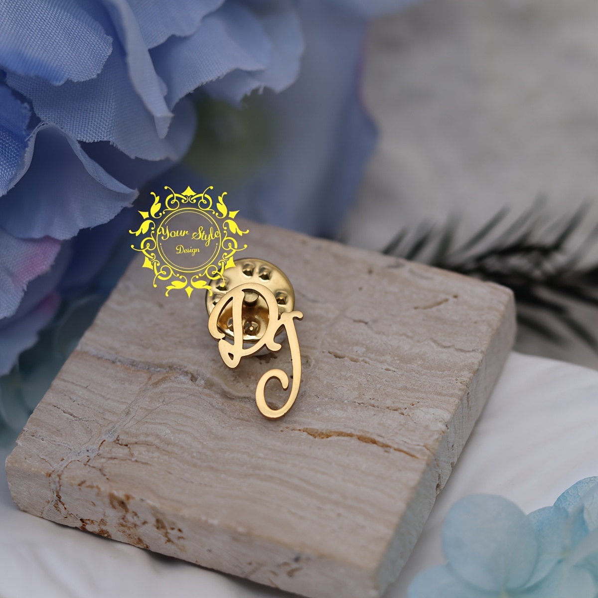 TEMU Personalized Initial Brooch - Stainless Steel Lapel Pin For Men, Custom Letter Design, Elegant Wedding & Party Accessory, Golden-tone Finish,