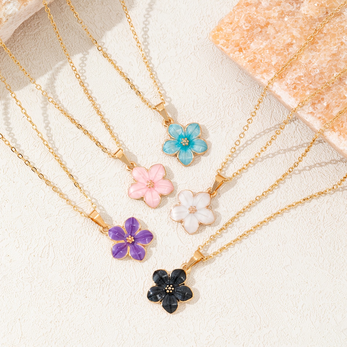 Women's Oil-Drip Colored Flower Pendant Necklace — Sweet Accessory