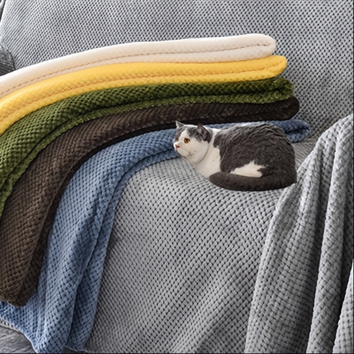 1pc traditional style waffle weave flannel throw blanket   polyester   multipurpose washed   250 300gsm   and bed cover details 1