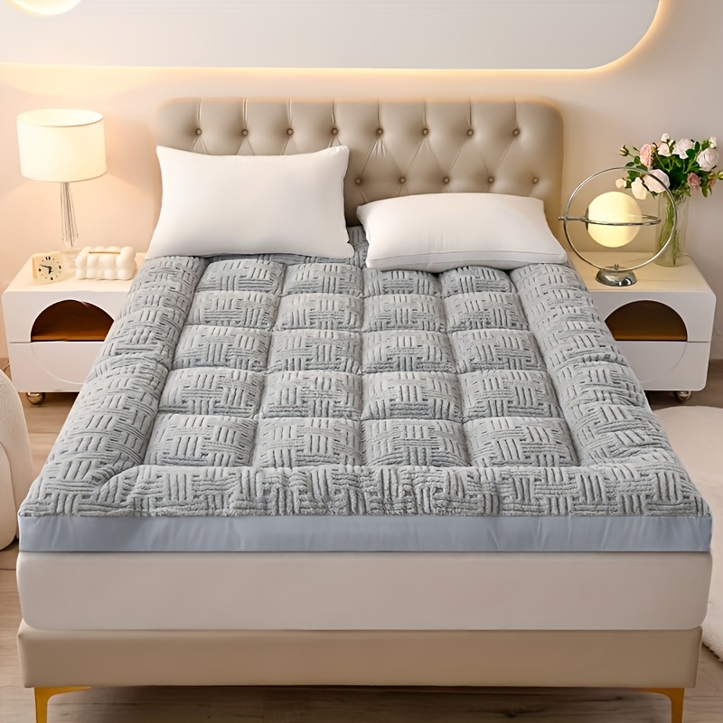 

Luxury Milk Velvet Quilted Mattress Protector, 100% Polyester, Breathable & Skin-friendly, , Spot-clean, 250-300gsm, 6-8cm Thickness, No Print, Woven