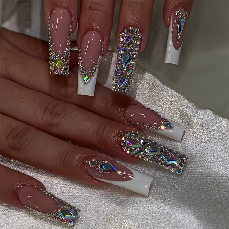 E-shop 24 Stück Luxus 3D Strass Nagel Quadrat/Sarg Aufdrückbare Acrylnägel Lange XXL/XXXL Weiße Spitzen Nägel Minimalistisches Design Y2K Eleganz Stil