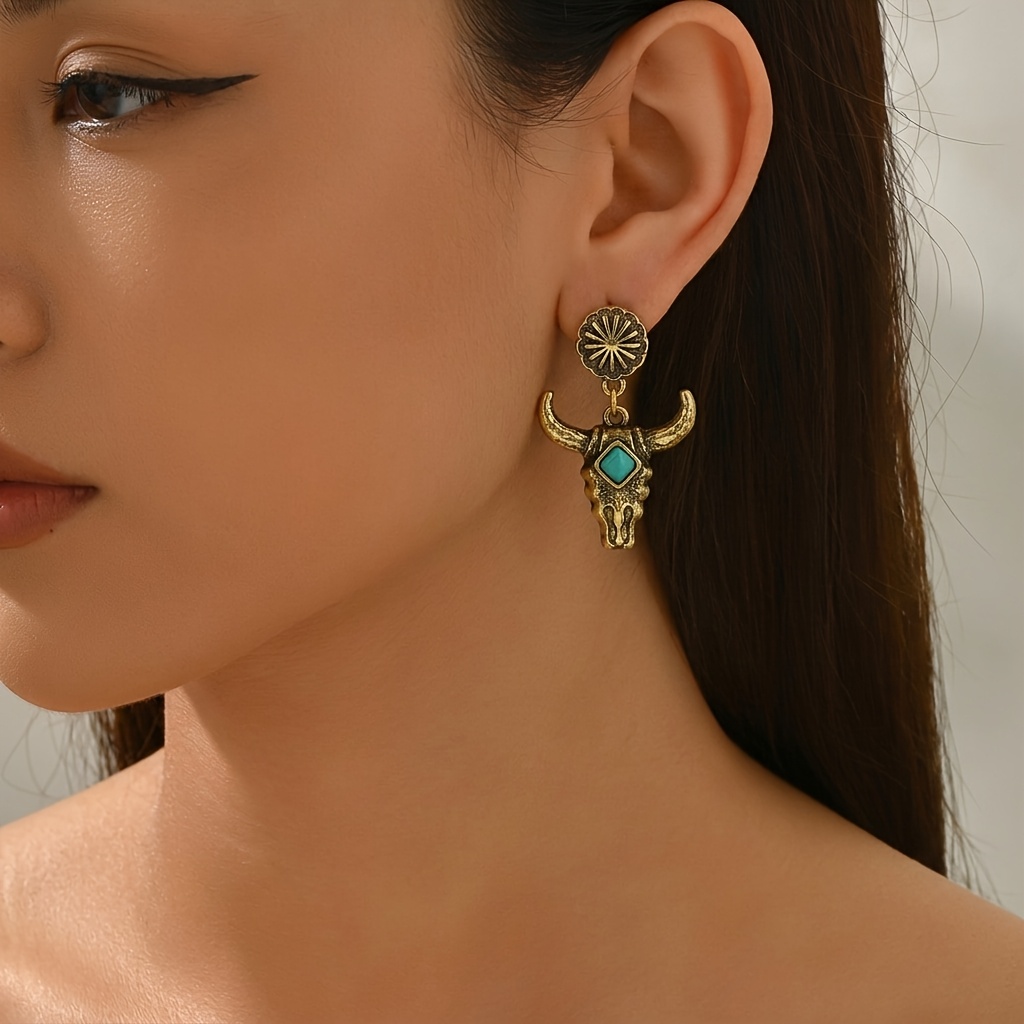 TEMU 1 Pair Women's Western Skull Stud Earrings Distressed Texture With Decor Vintage Carved Ear Jewelry Daily Party Gathering Spring Summer Outfit