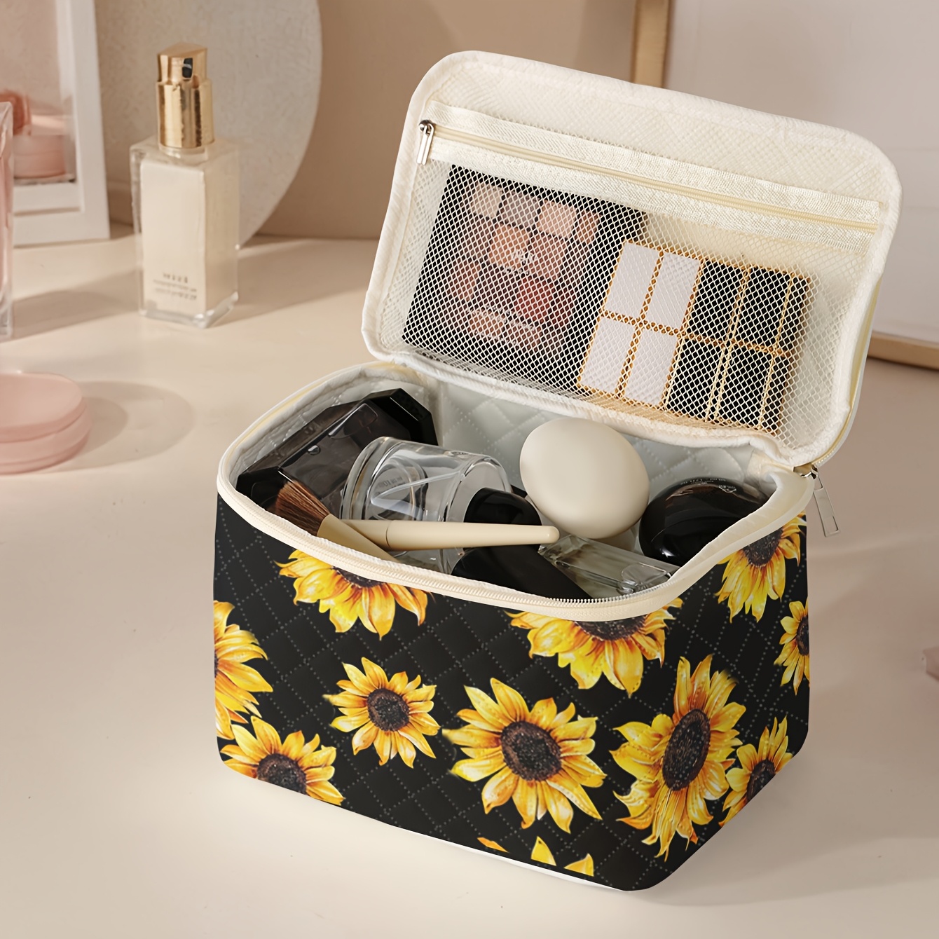 

Sunflower Pattern Printed Portable Travel Cosmetic Bag, Large Capacity Toiletry Organizer, Cute Pouch With Random Printing, Polyester Material, With Brushes And Accessories For Travel