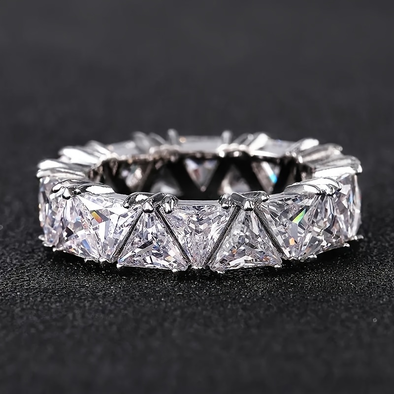 

1pc Bague Légèreté de Luxe Mode Rangée Unique Bague Triangulaire en pour Femmes Bague de Mariage et Banquet Bijoux