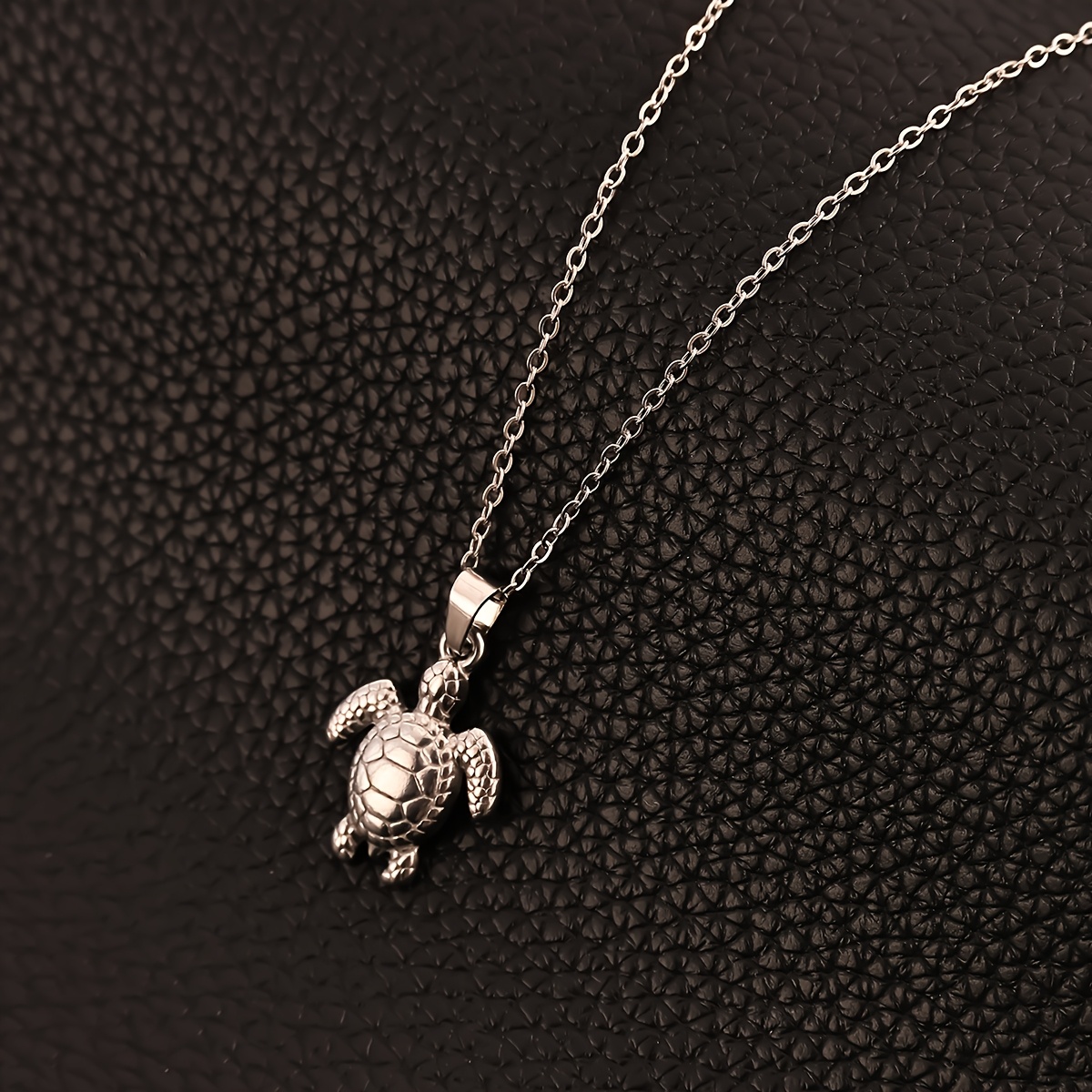 TEMU Exquisite Pendant Necklace, Casual And Cute With Vibe, Perfect For Gifting Or Brothers, A Must-have For Getaways, And Ideal For Casual Attire
