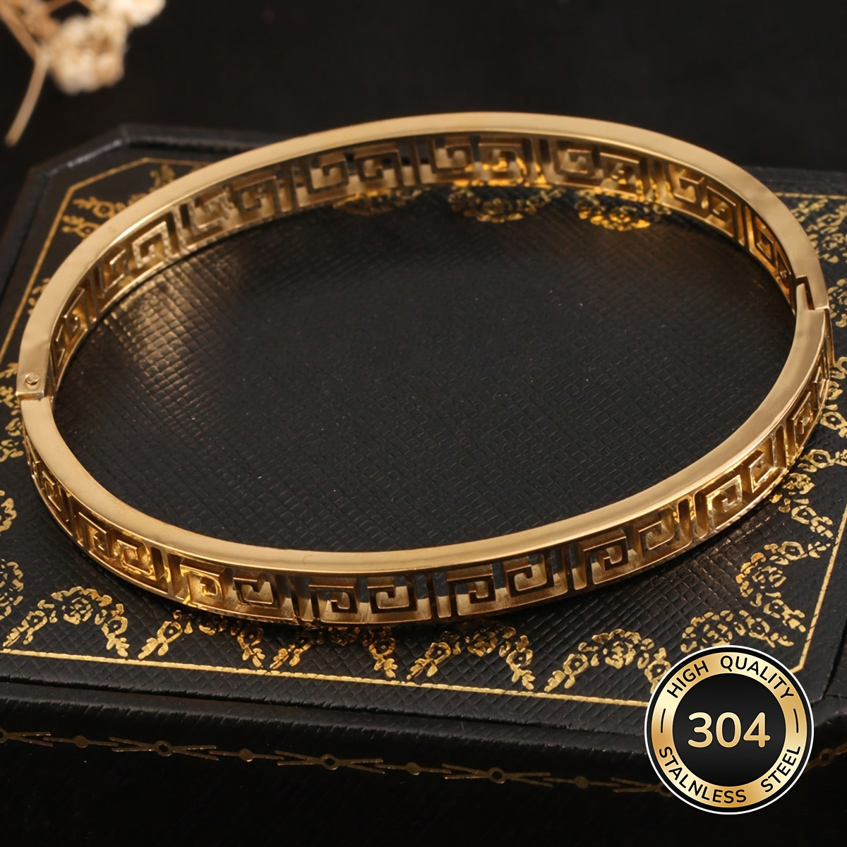 Image of 1 Piece Of Stainless Steel 18k Gold Plated Vintage Rotating Pattern -style Open Bangle, European And Women'-shaped Bracelet, Suitable For Daily Women, As A Gift, Or As A Present For A Girlfriend