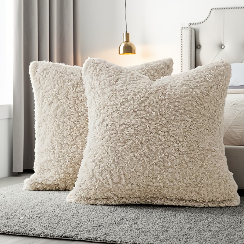 TEMU Set van 2 kussenhoezen van imitatielamswol, verkrijgbaar in meerdere kleuren en maten, perfect voor kerst- en halloweendecoratie. Ontworpen voor