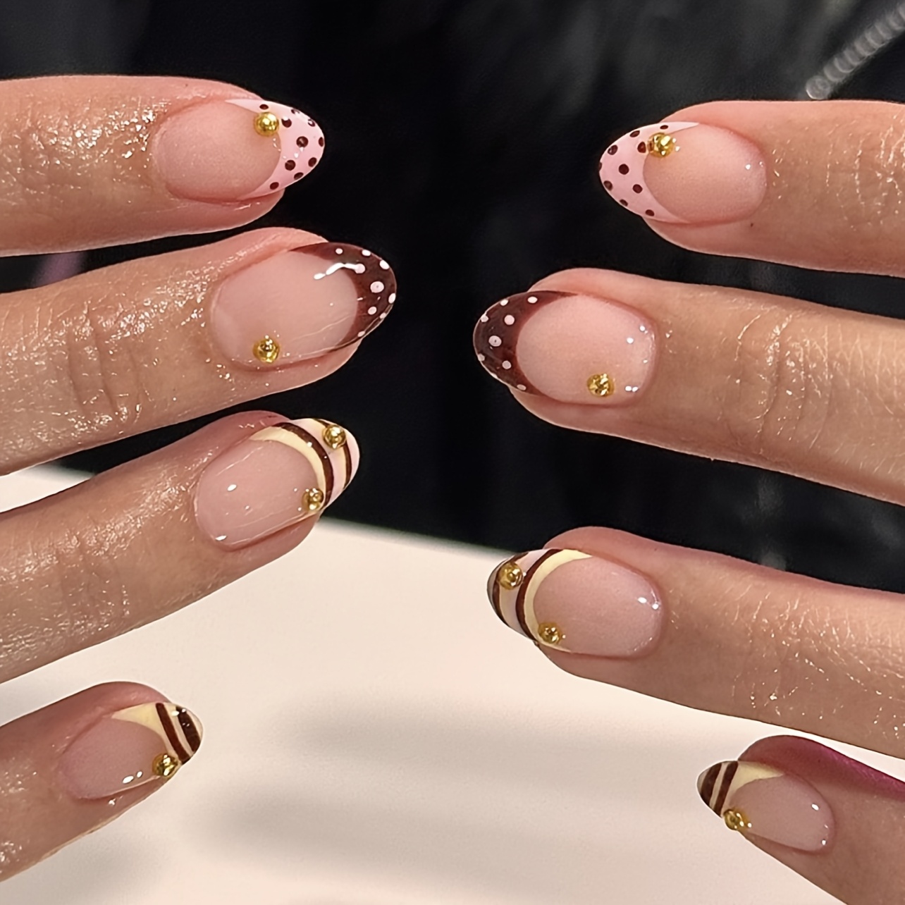 Image of 24pcs Short Oval Press On Nails Elegant Polka Dot French Tip With Bead Accent Design Glossy Full Cover Reusable Fake Nails Nail Tips Press On Nails For Women Daily Wear Party Spring Summer