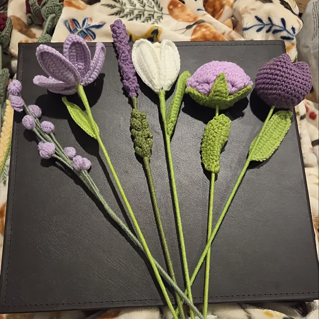 E-shop 6-teiliges Handgemachtes Blumenstrauß-Set, Rosen-Tulpen-Lavendel Häkelblumen, Geeignet für Muttertag, Geburtstag oder Jahrestagsgeschenk,