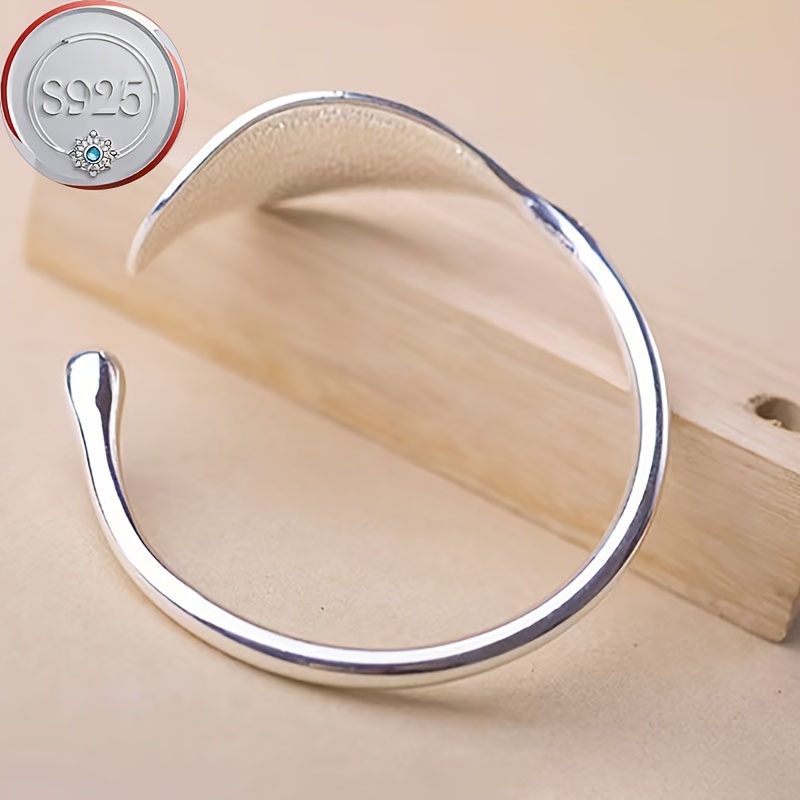Leaf Shaped 925 Silver Bracelet for Women - Fashionable and Open