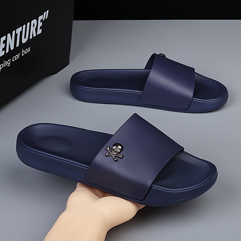 High-end Men's Summer Anti-Odor Lightweight Slippers, Men's Sports Flip-Flops, Novelty Beach Slides, Non-Slip Soft-Soled Slippers for Men and Teens, Trendy Brand Outdoor Wear, Skull Print Indoor Shower Bathroom Funny Single-Strap Slides