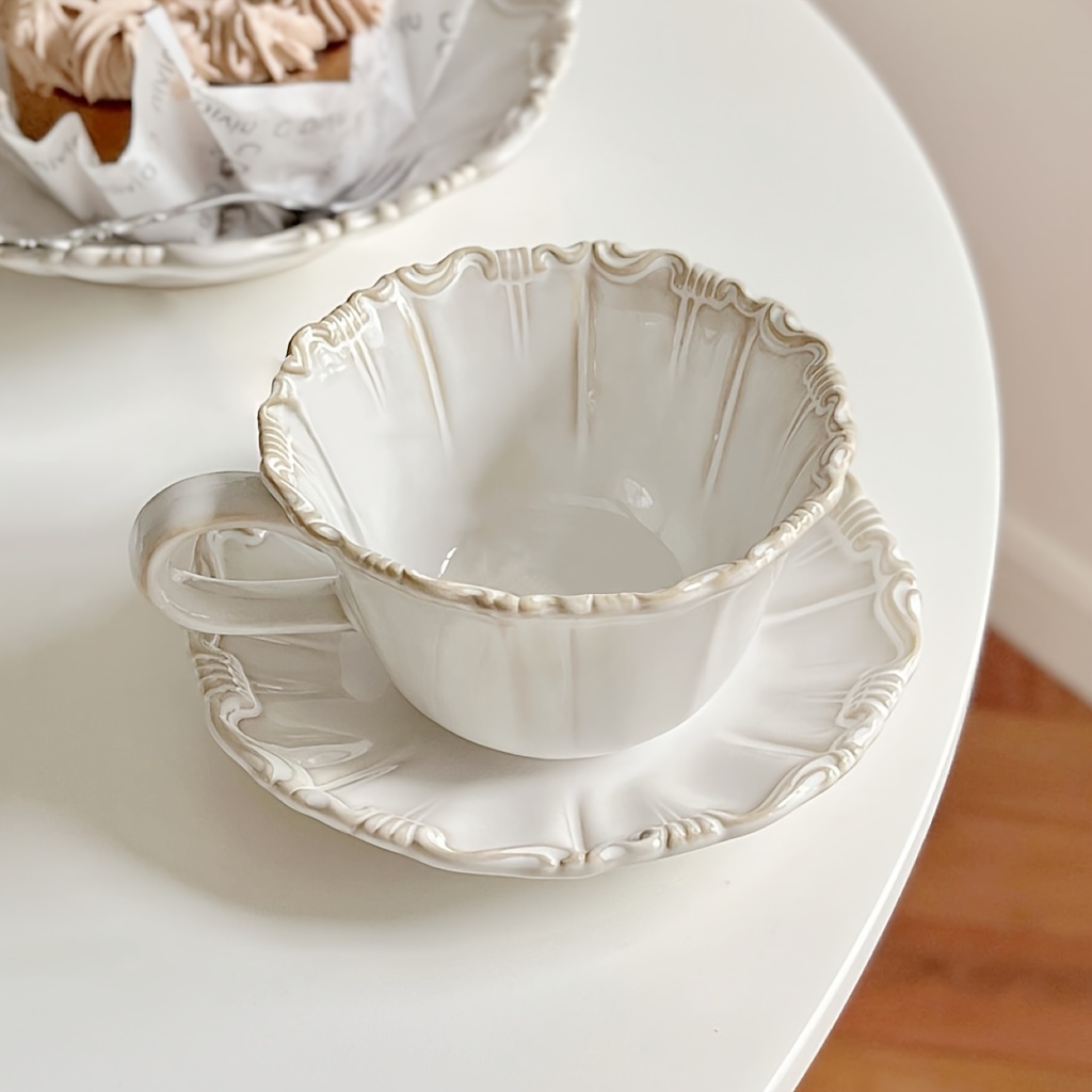 1 Set, Ceramic Embossed Coffee Mug with Saucer Set, Reactive Glaze White, 9.5Oz/280Ml for Latte Milk, Large Caliber Cup And Dessert Plate, Coffee Mug, Drinking Cup, Afternoon Tea Porcelain Set, Christmas Birthday Gift, for Home Office Meeting Room