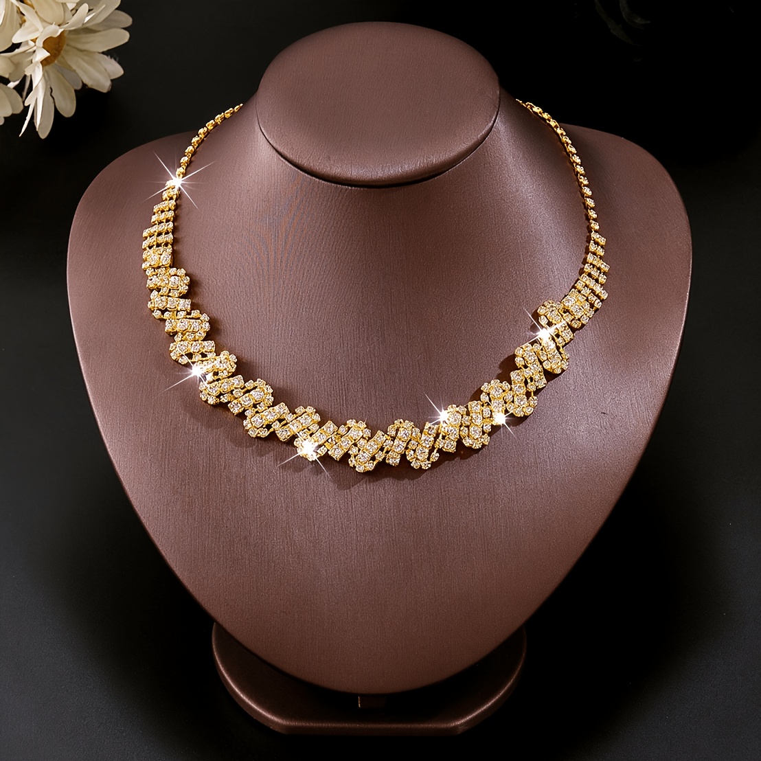 Ladies' Gorgeous Wavy Necklace, High-End Texture
