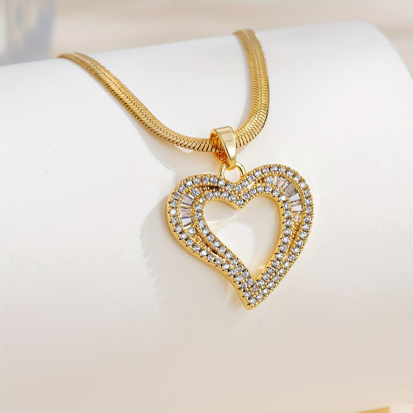 

A Golden Stainless Steel Flat Chain, Hollow Heart Cubic Zirconia Inlaid Pendant, Personality Fashion Trend, Street Daily Party Necklace For Ladies