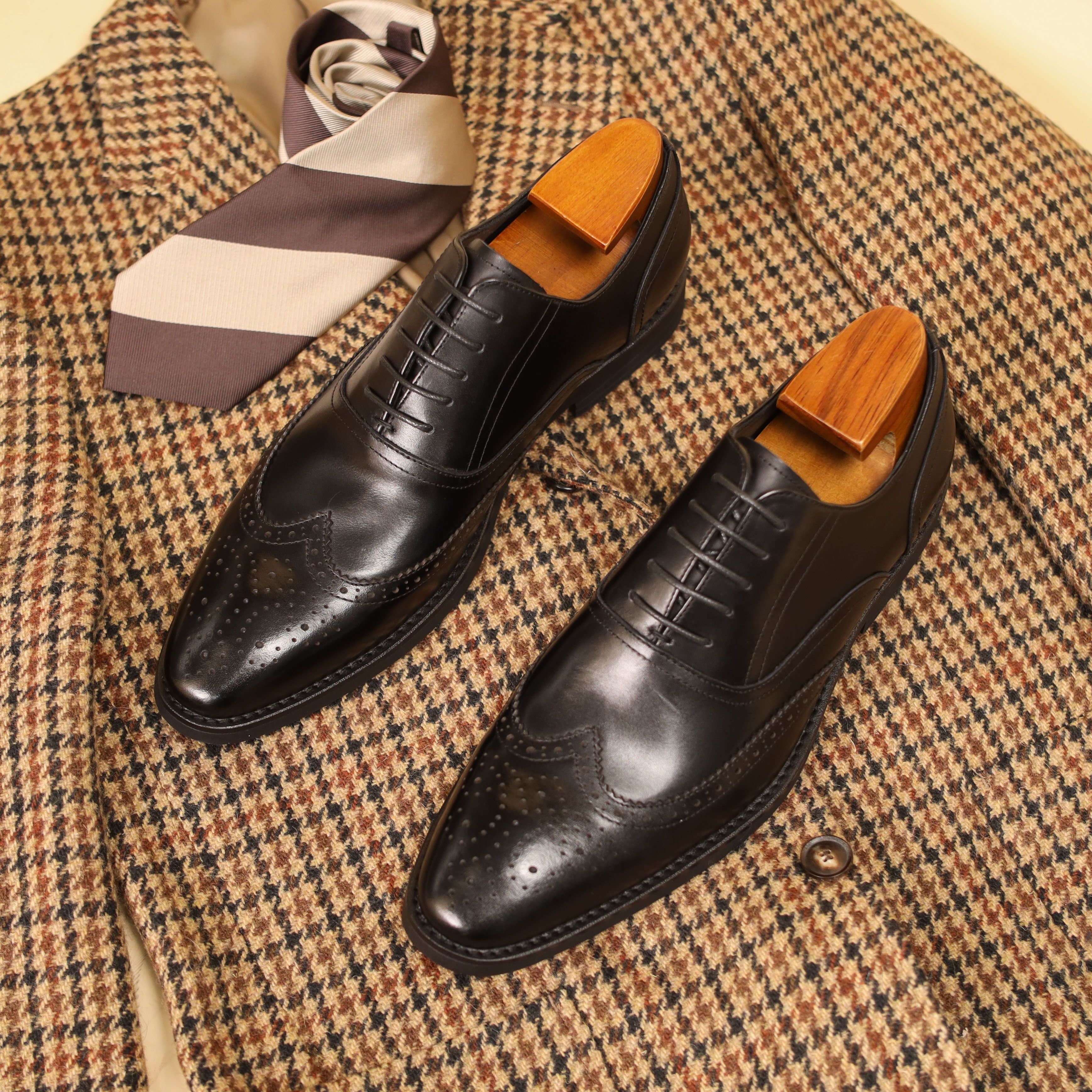 green emerald velvet dress Pebete Wingtip Leather Mens Dance Shoes main image 1