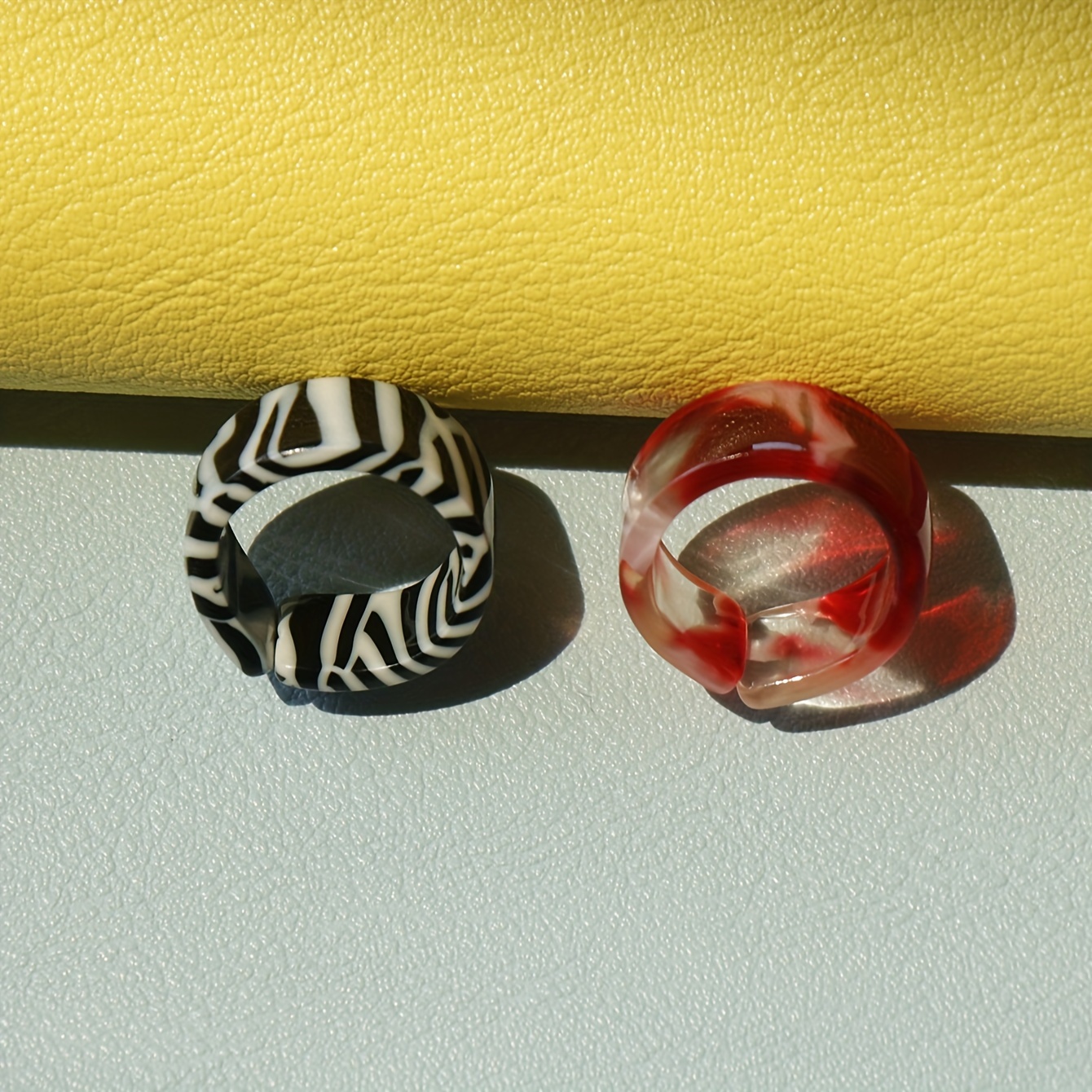 2pcs Zebra Print Translucent Red Acrylic Set Women's Vacation