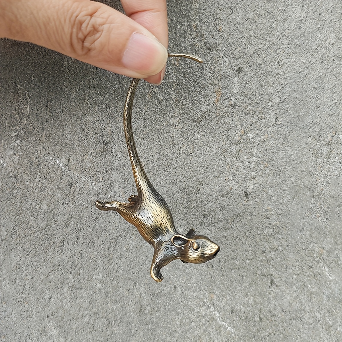 TEMU 1pc Long-tailed Mouse Solid Vintage Alloy Incense Holder Ornament, Brush Pen Holder, Study Desktop Decoration, Tea Ceremony Ornament, Small Gift