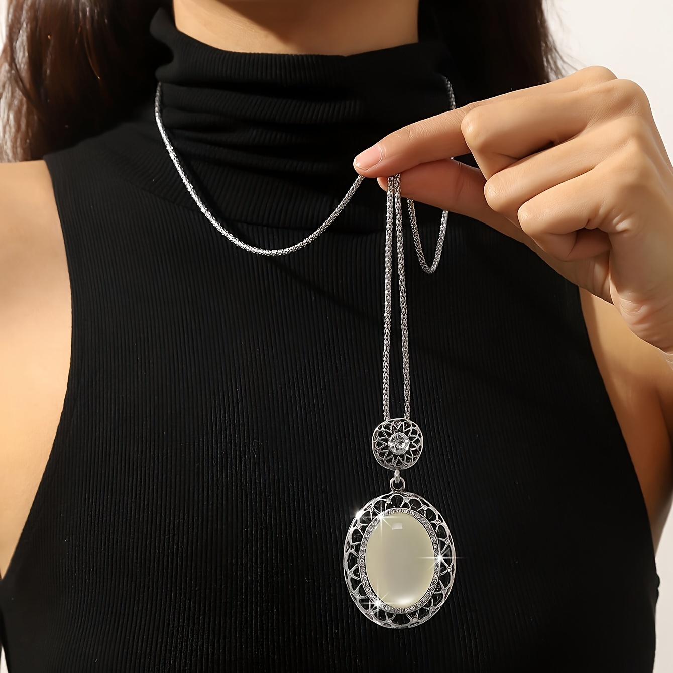 oval pendant necklace personality     japanese and korean versatile long sweater chain Product details 1