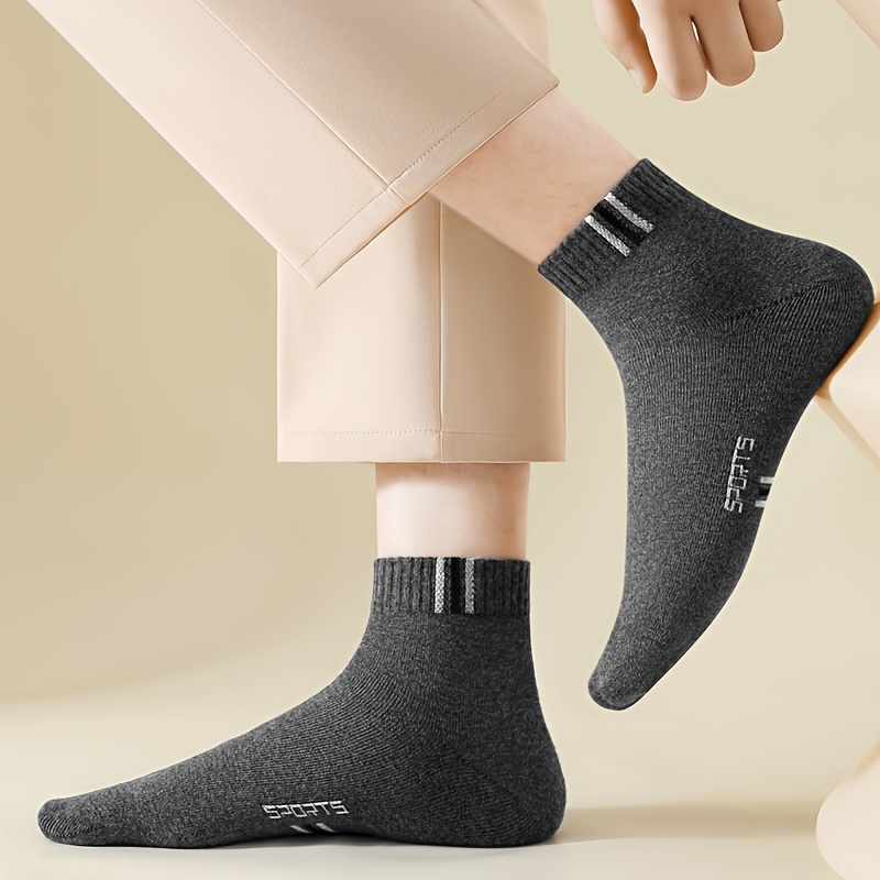Image of 3 Pairs Of Short Socks Men's Socks Autumn And Winter Socks Breathable Casual Sports Versatile Suitable For Daily Wear In , Low Waist Men's Socks