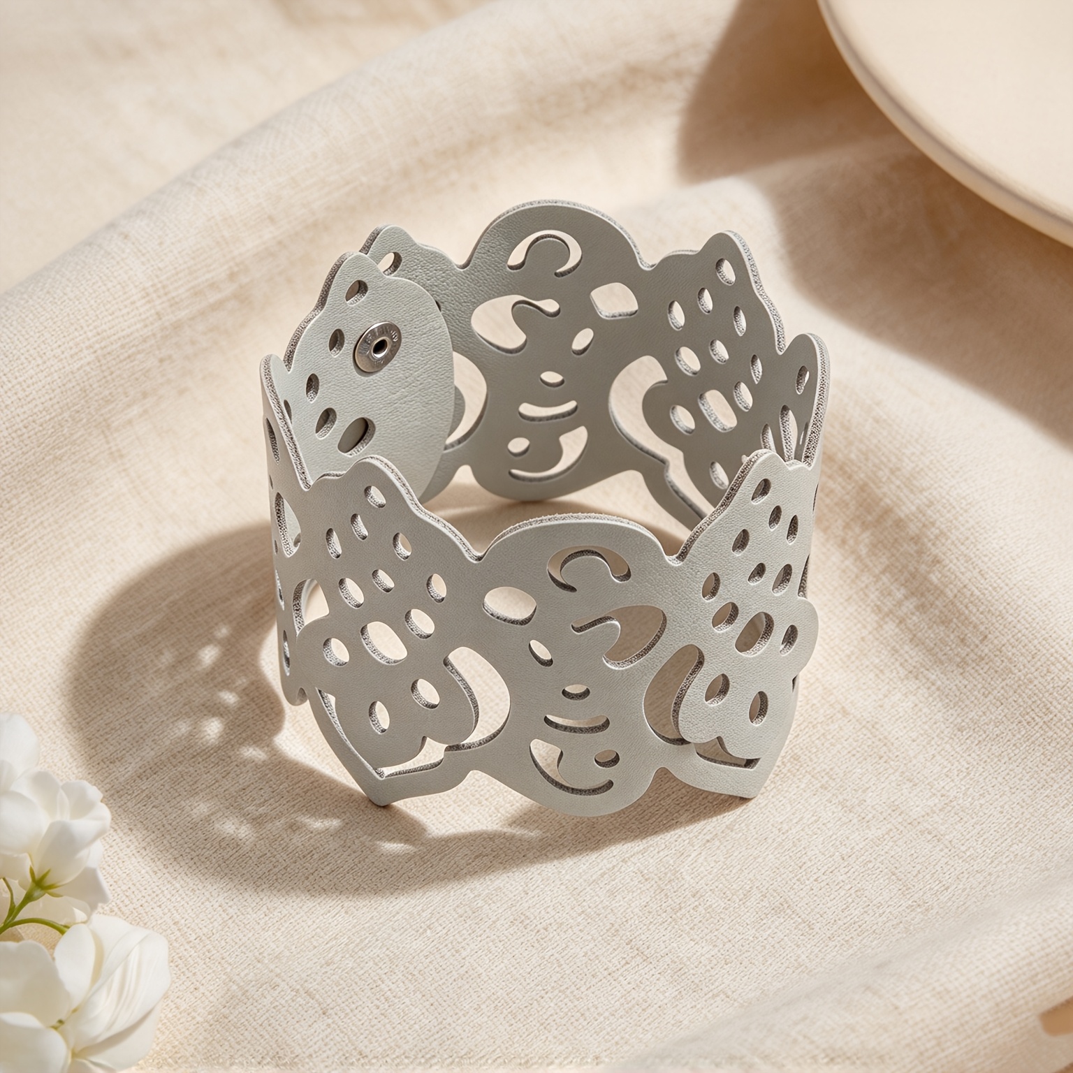 Hollow-Out Floral Carved Double-Layer Wrist Accessory, Elegant