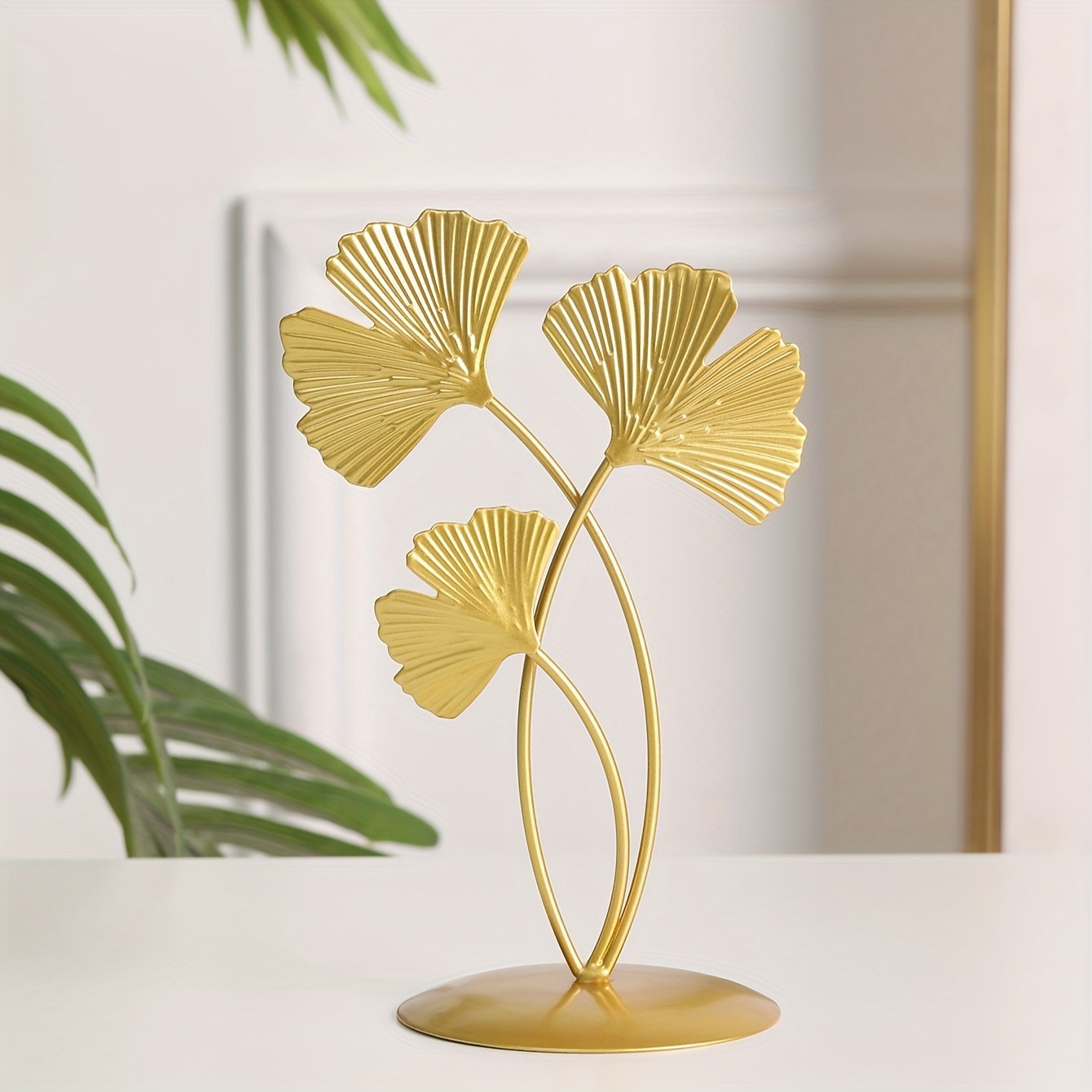 

1pc Cast Iron Ginkgo Leaf Sculpture, Modern Home Decor, Creative Entryway Art Piece, Golden Metal Craft, Tabletop Ornament, Elegant Design Bookshelf Cabinet Tabletop Entryway Decor