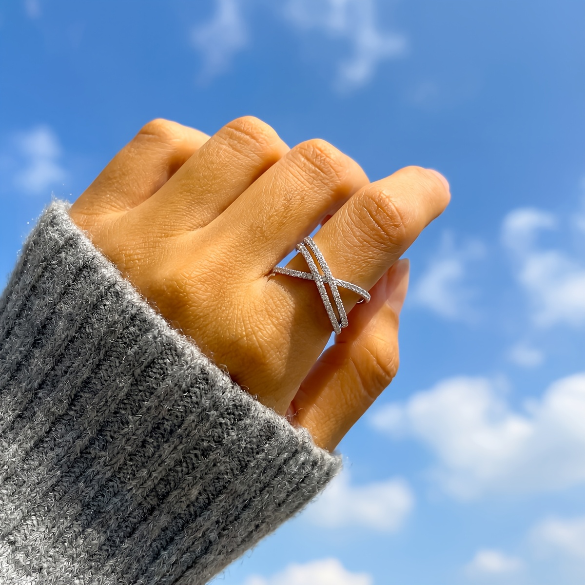 Women's Fashionable Platinum Plated Ring with Sparkling Line Design