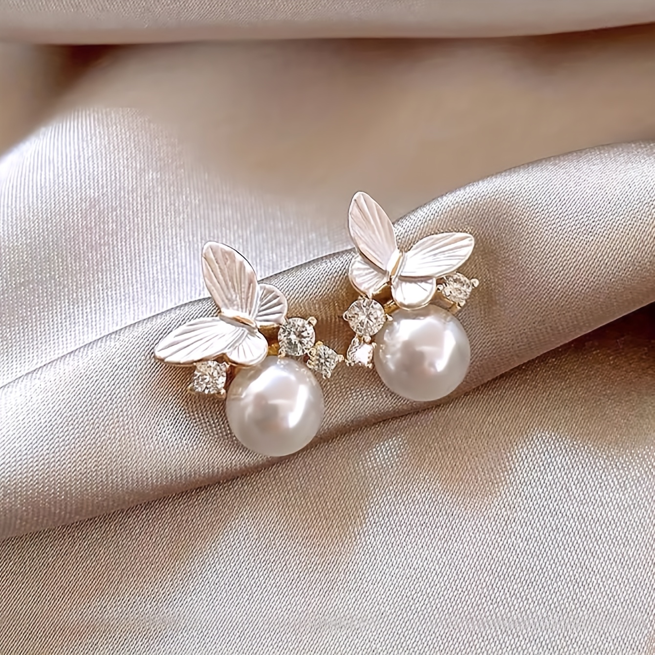 1 Pair Of Simple, Exquisite And Elegant French Style Small Design Artificial Glass Inlaid With Women' Casual Earrings