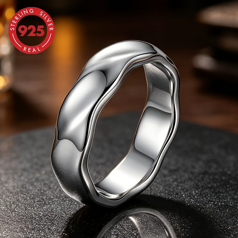 Image of 1 8-carat Precious S925 Silvery Ring With Gemstones, Luxurious Yet Simple, Stylish And Elegant, Suitable For Daily Wear. A Gift For , Or A Festive Present.