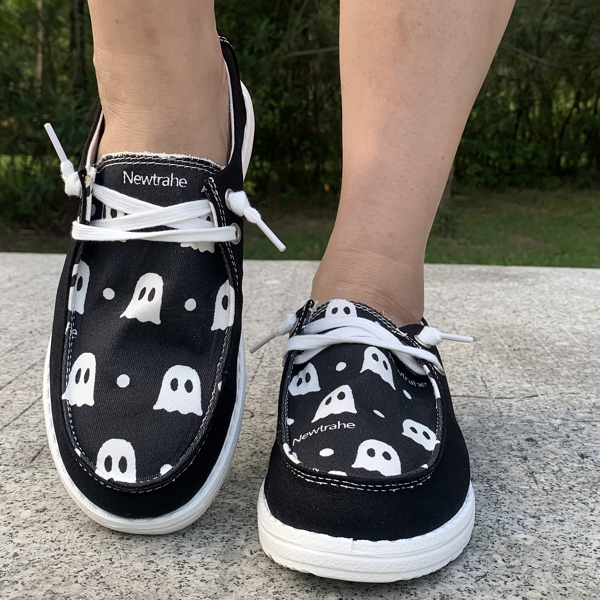 

Women's Halloween Ghost Pattern Slip-on Canvas Shoes With White Eye Detail, Comfortable Soft Sole Casual Sneakers, Versatile Footwear