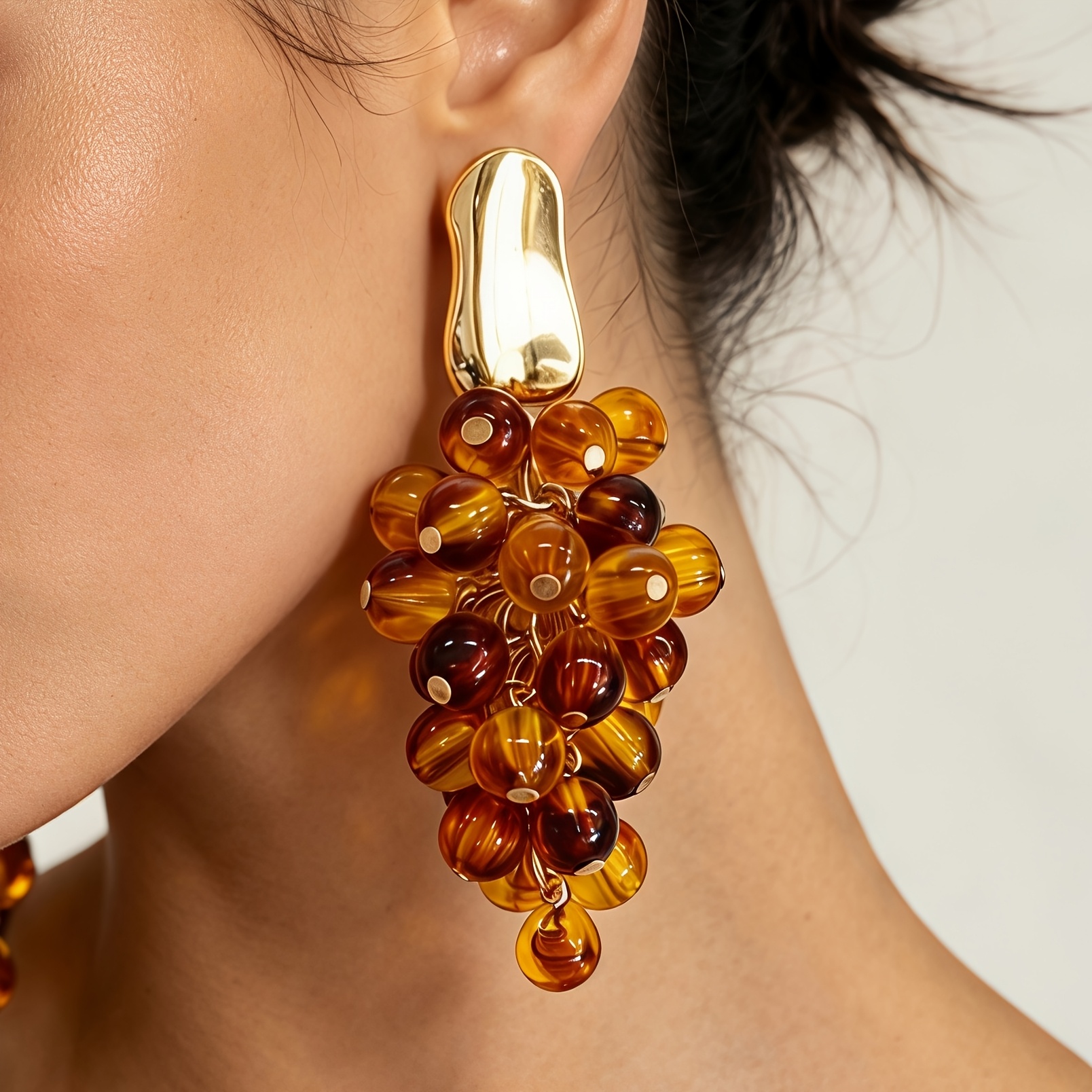 TEMU 1 Paire de Boucles d'Oreilles Longues Vintage pour Femmes, Couleur Ambrée, avec Grappes de Raisins Perlées, Base en Métal Doré, Boucles