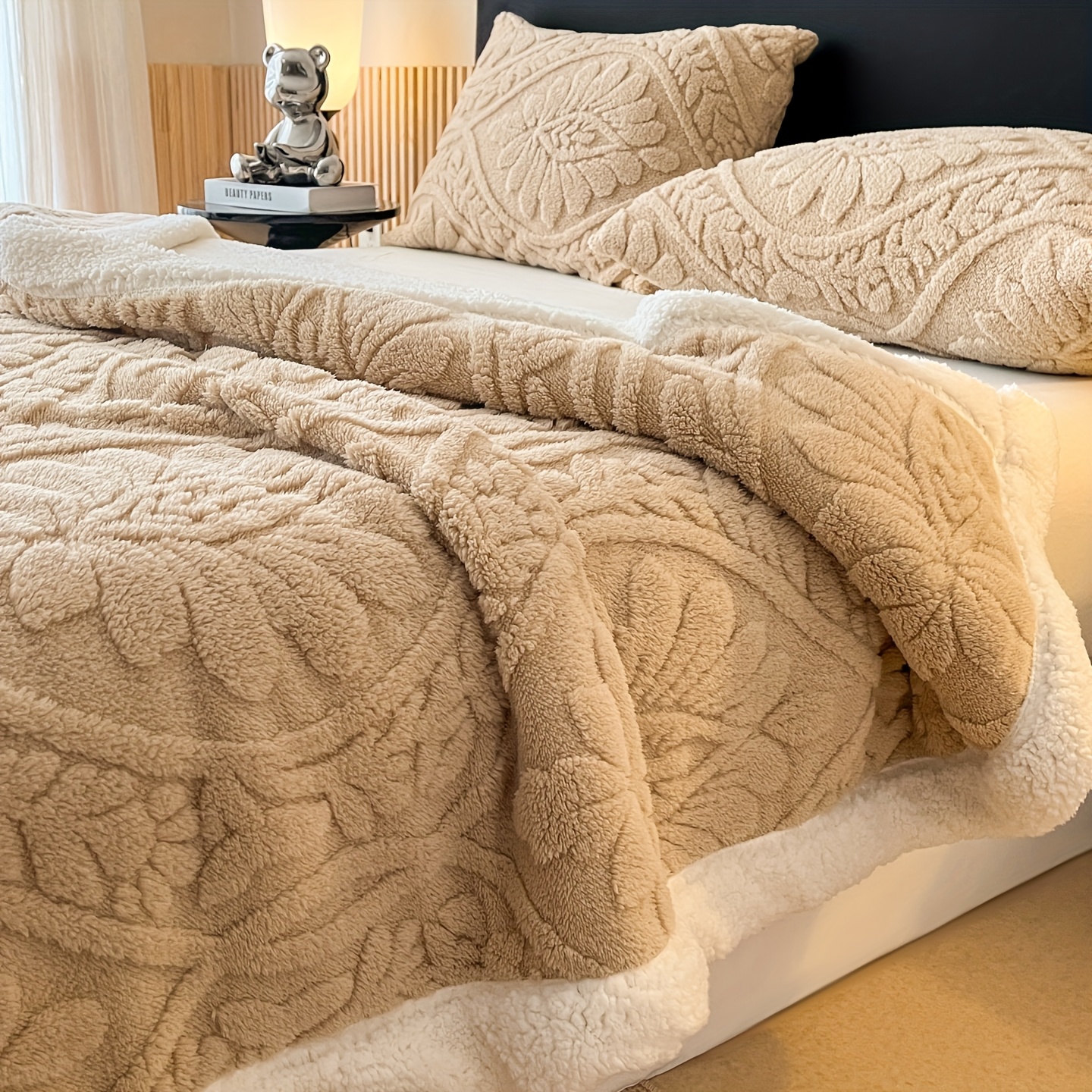TEMU Luxurious Tafu Velvet Blanket, Double-layer Thick Towel Blanket, Thick And Warm Autumn And Winter Bedding, Soft And Comfortable Fabric, Washable