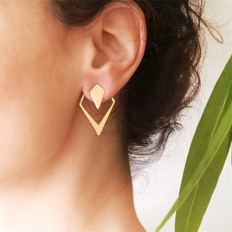 

Elegant Brass Geometric Arrow Stud Earrings - Hypoallergenic, Nickel-free, Casual Attire & - Chic French-