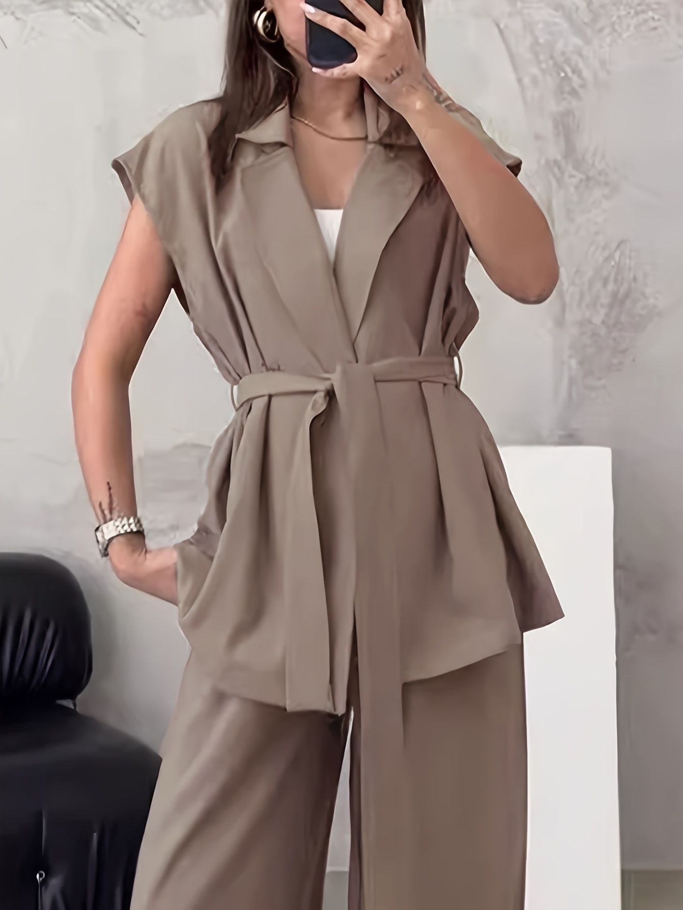 Effortless Chic Pants Set from Newness A stylish two piece outfit perfect for any occasion Flattering silhouette comfortable fabric