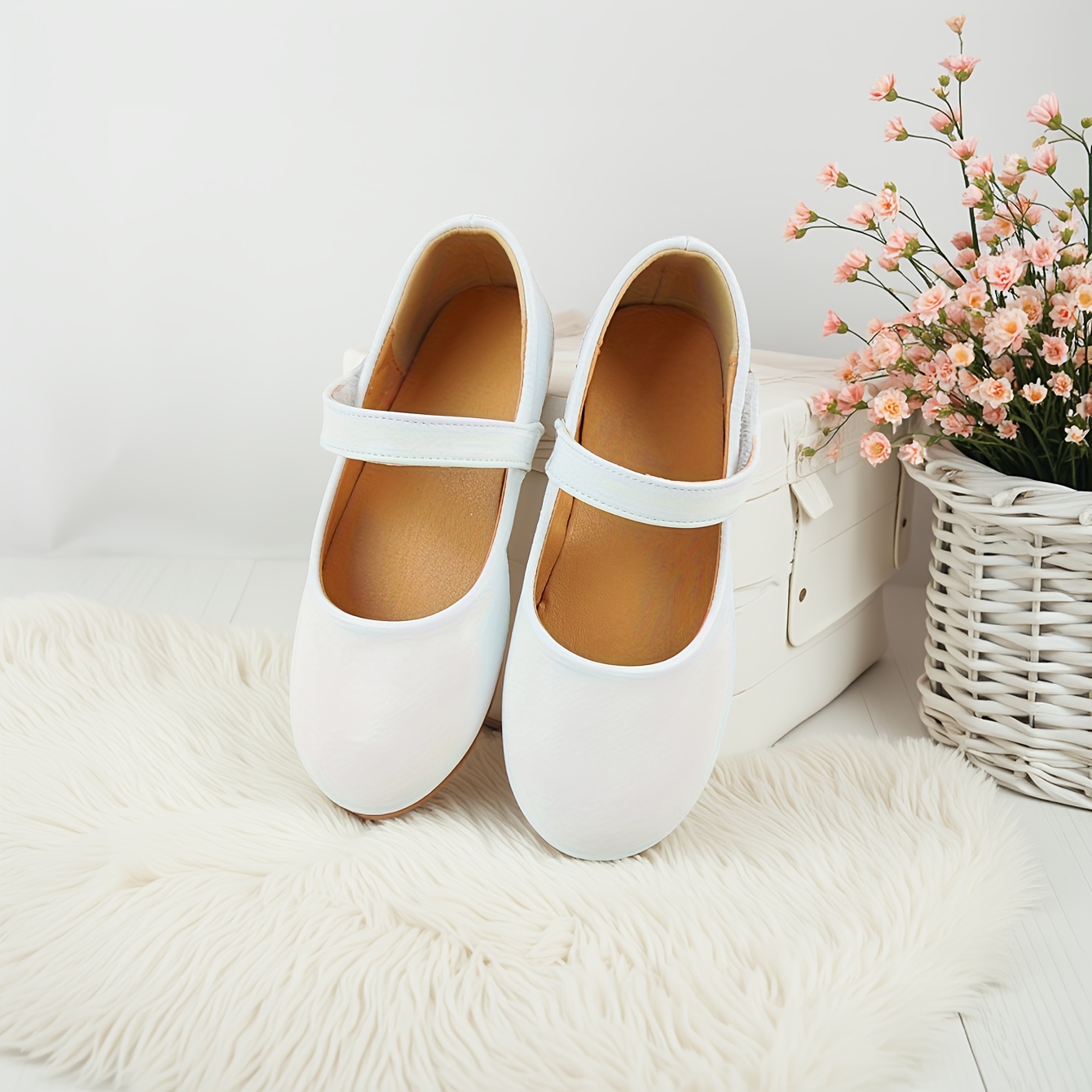 Pair White Ballet Flats with Light Comfortable Round-Toe Shoes for  Weddings, Parties Casual Wear Versatile Dance Flats, Sho