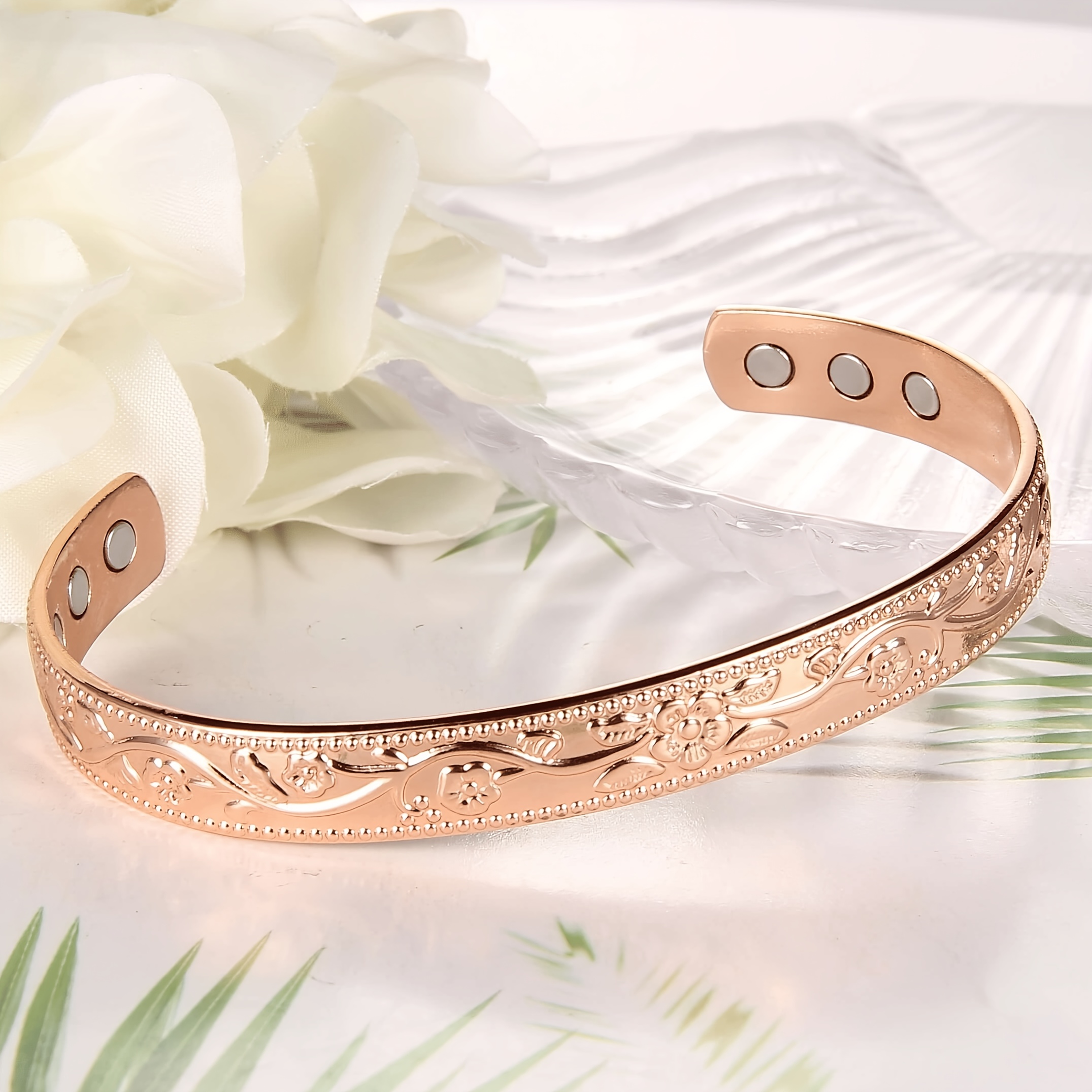TEMU 1 pièce Bracelet ou bague magnétique en cuivre pour femme, Bracelet vintage en cuivre à fleurs avec 6 aimants, Bracelet manchette ou bague or