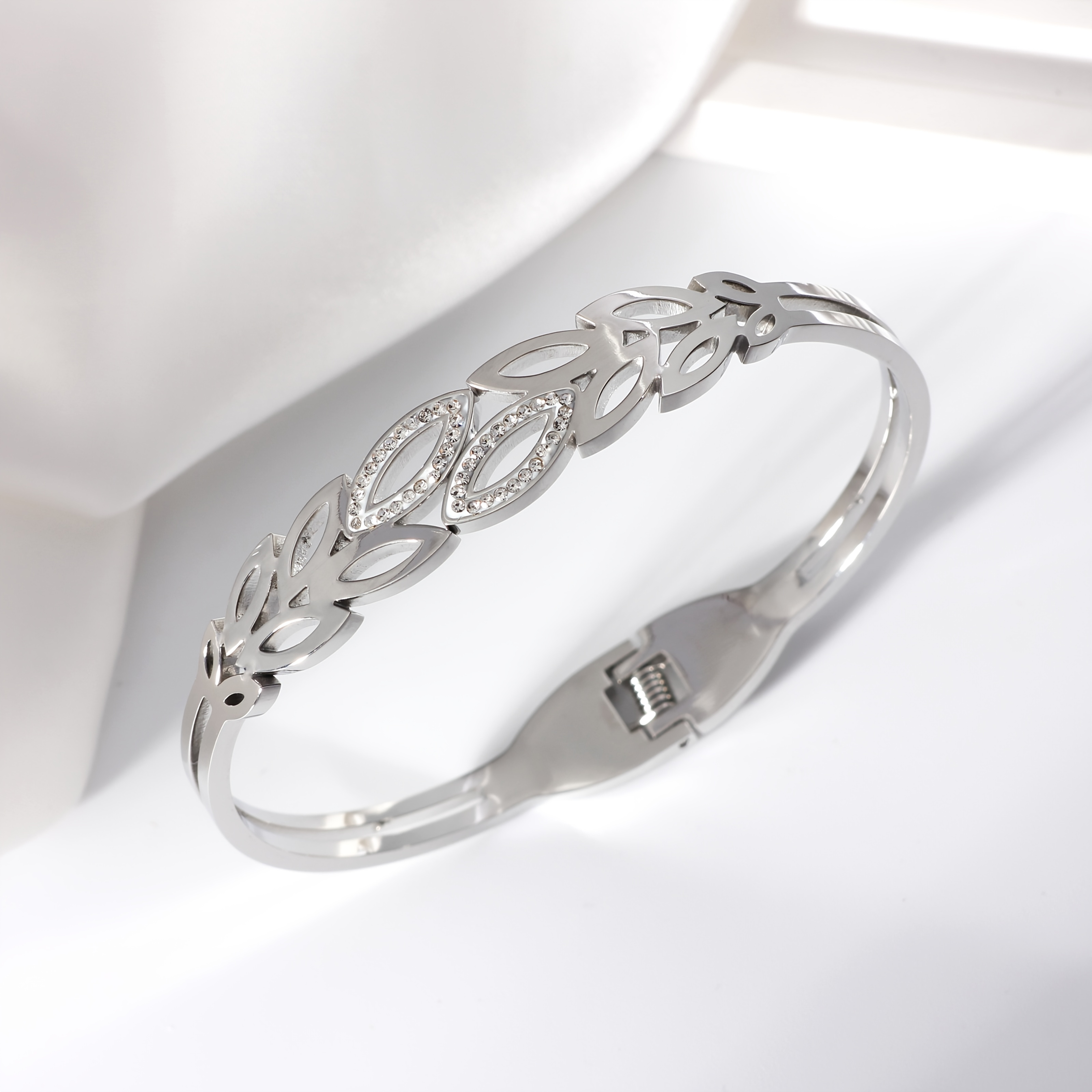 1pc elegant golden silvery leaf design stainless steel bracelet with   accents bohemian style 18k golden plated   daily wear festivals weddings and music events festival accessory elegant bracelet   accents Product details 3