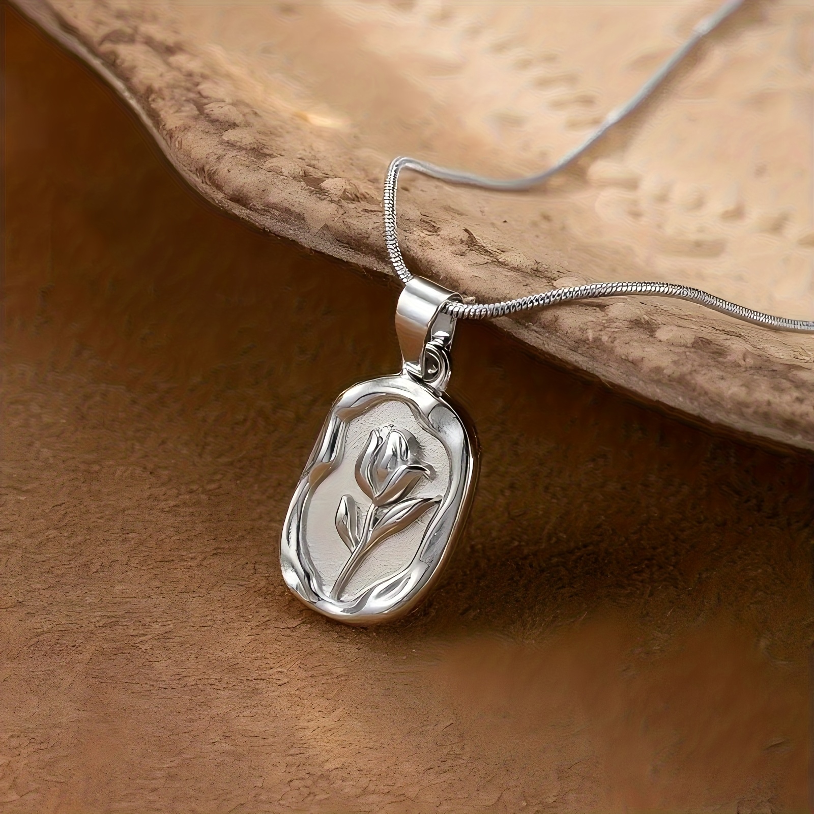 TEMU 1pc Elegant Stainless Steel Tulip Pendant Necklace - 18k Gold-plated Floral Jewelry, Durable And Versatile Gift, Suitable For Daily Wear And