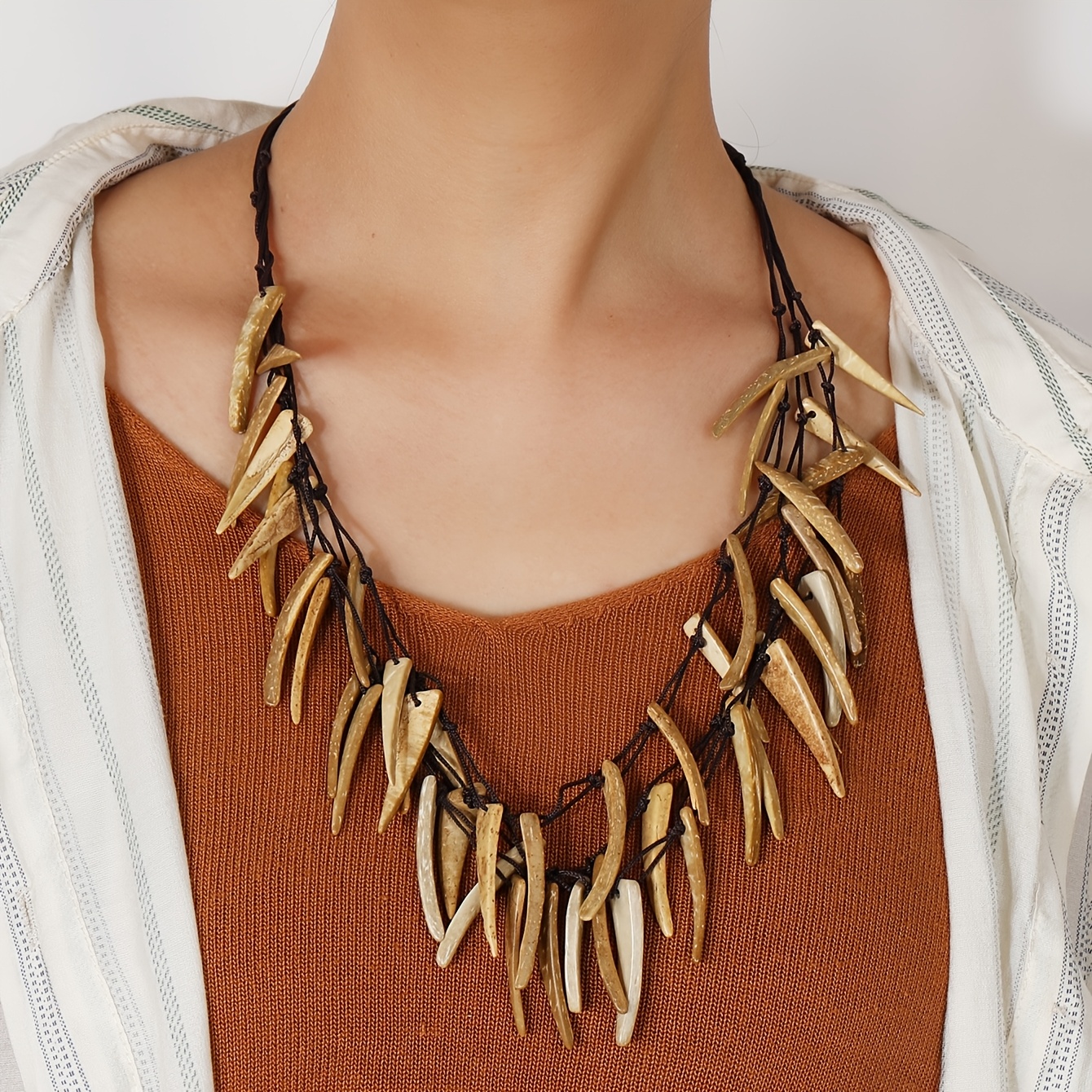 TEMU Collier Triangle Multi-Couches Style Ethnique Exagéré de , Chaîne de Pull pour Femmes, Design