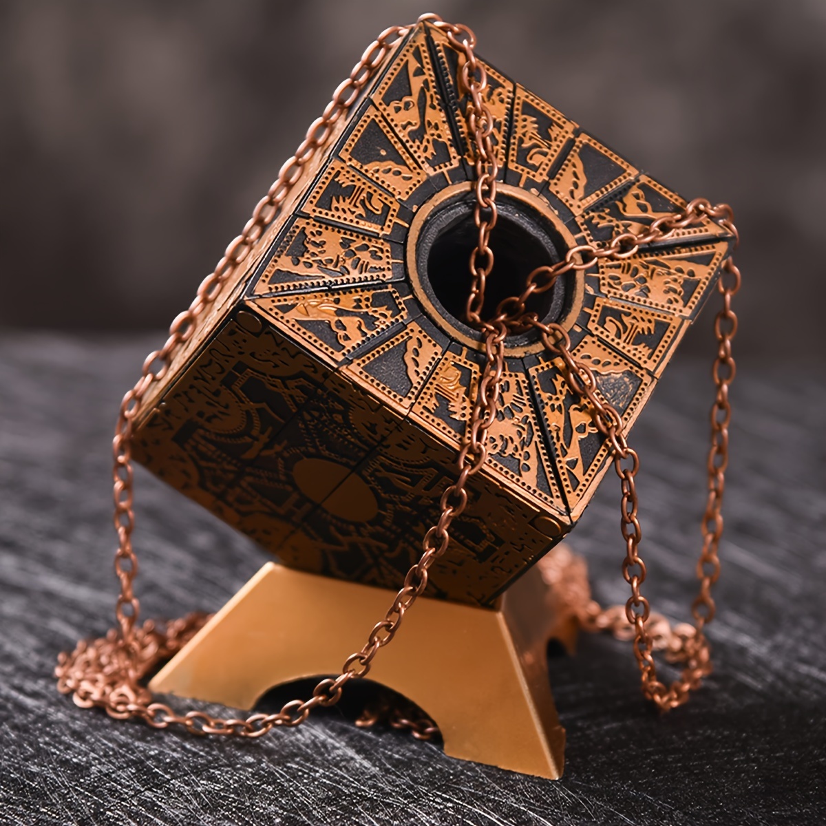 

Upgrade The Deformation Detachable With Chains, Lament Configuration Puzzle Box Horror Movie Commodity Full Function Prop Model Decoration, With Base