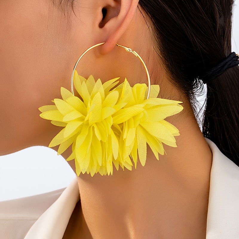 Image of 2pcs/set Exaggerated Fabric Flower Earrings For Women, Suitable For Women's Vacation Parties And Daily Wear