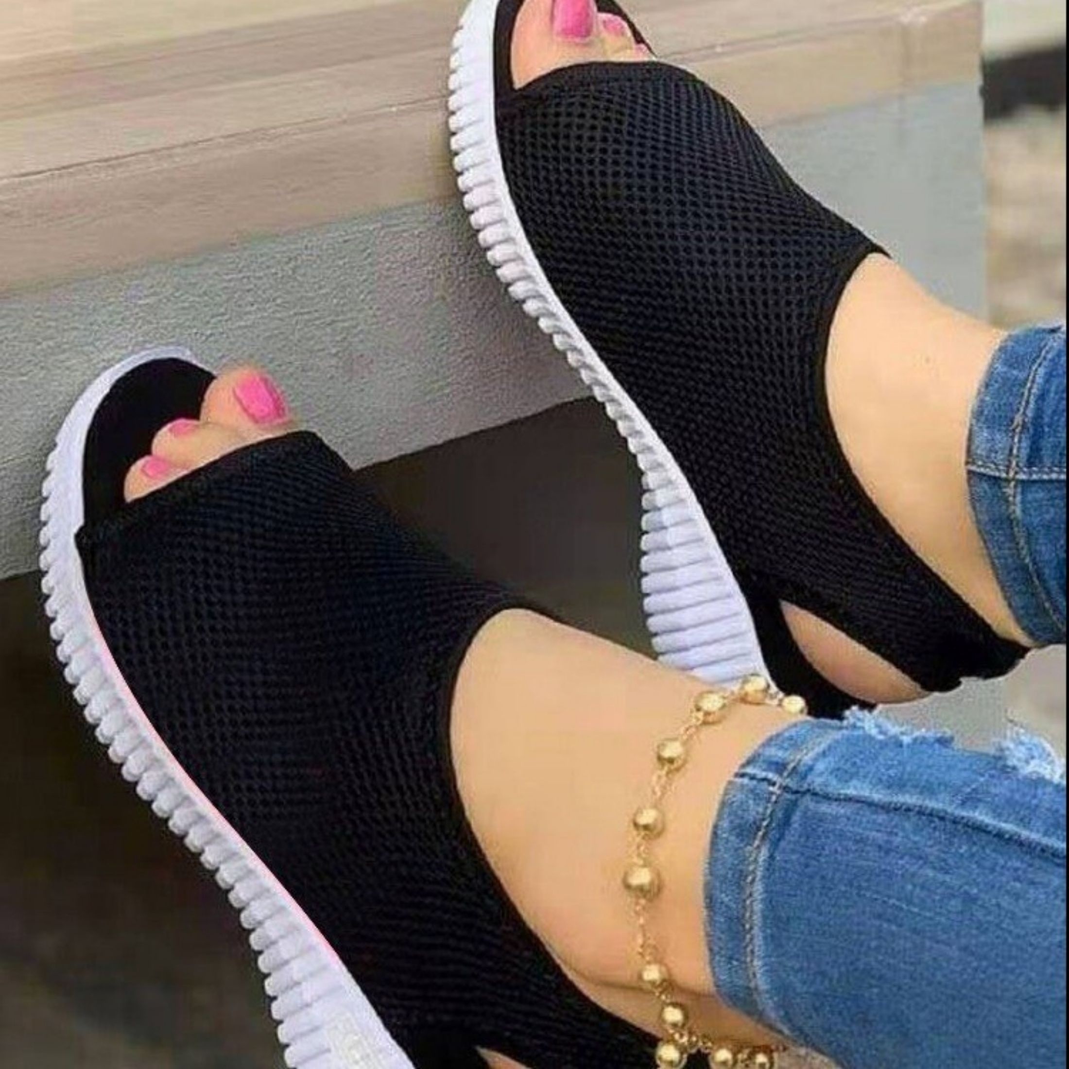

Arch Fit Mesh Sport Woman Shoes